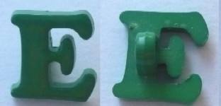 bottone lettera E verde