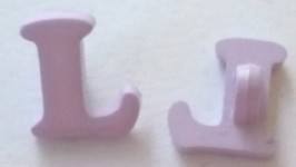 bottone lettera L lilla bottone lettera L lilla